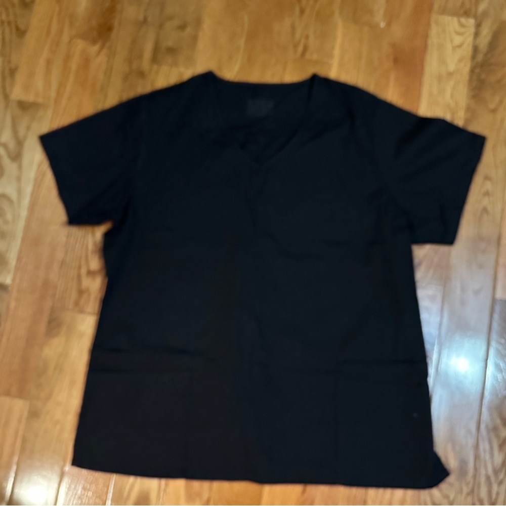 AFS women’s black scrub top. Size: large